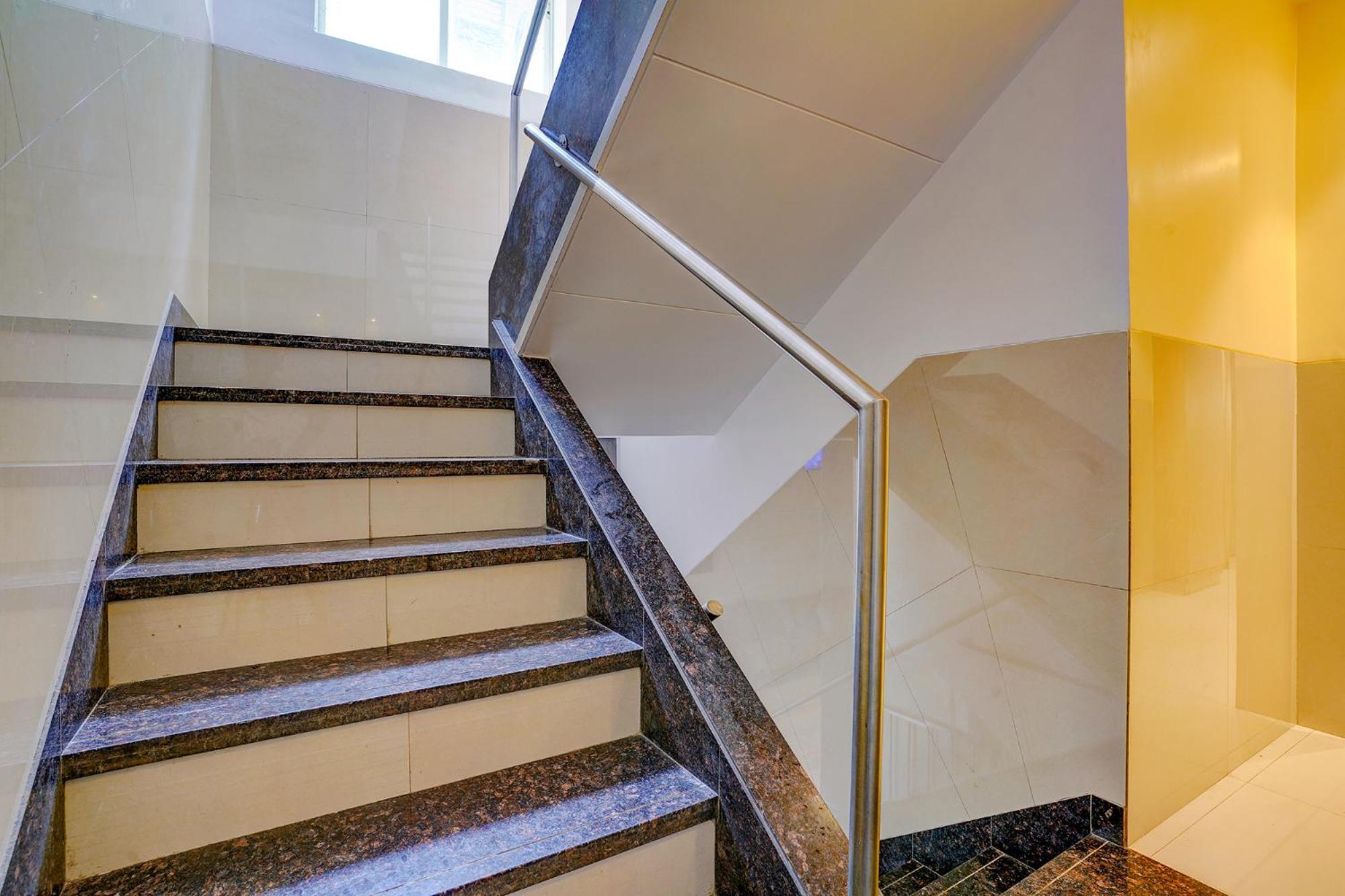 Fabhotel Starwood Residency - Behind Bmw Car Showroom Nova Bombaim Exterior foto