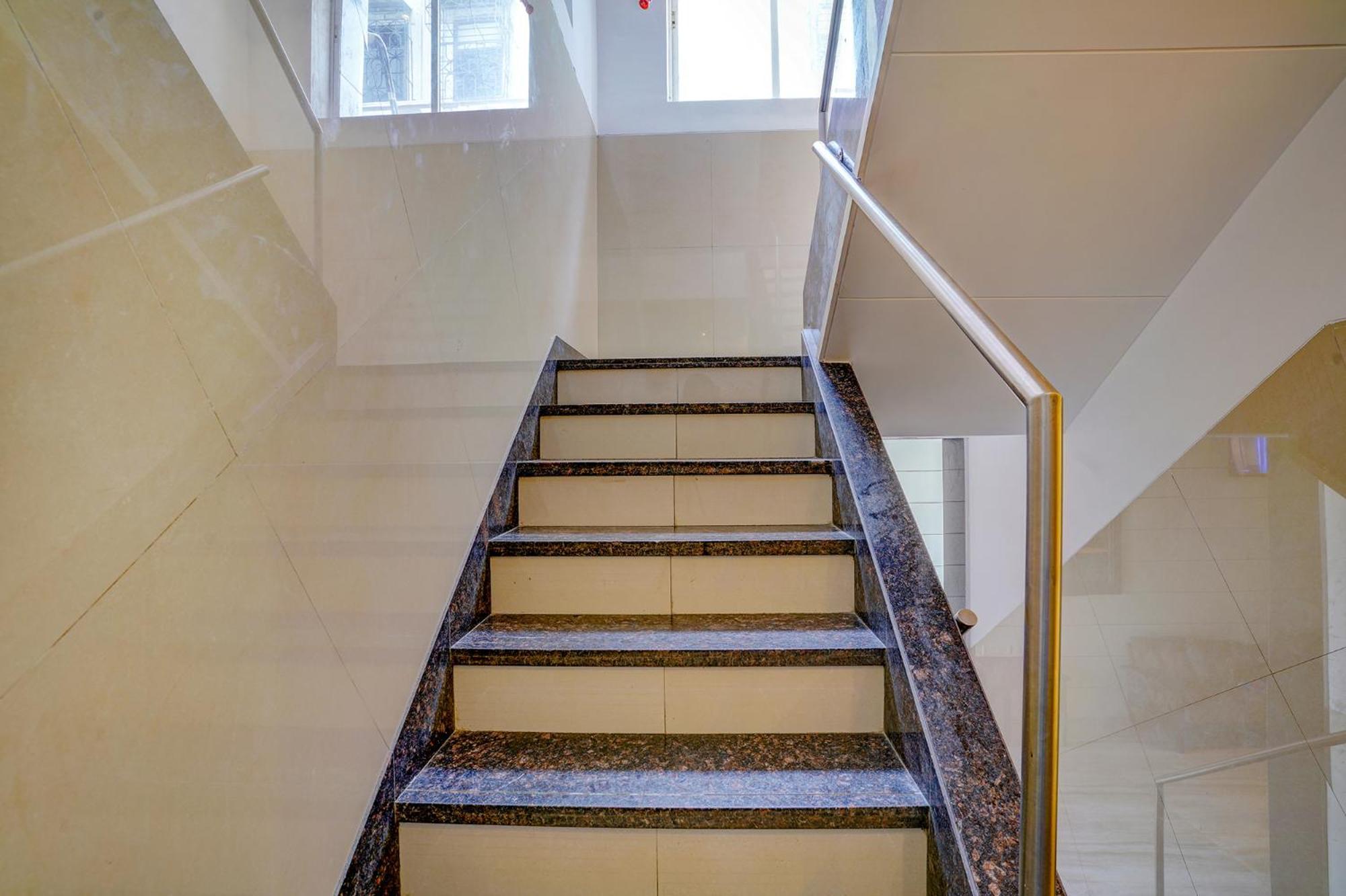 Fabhotel Starwood Residency - Behind Bmw Car Showroom Nova Bombaim Exterior foto