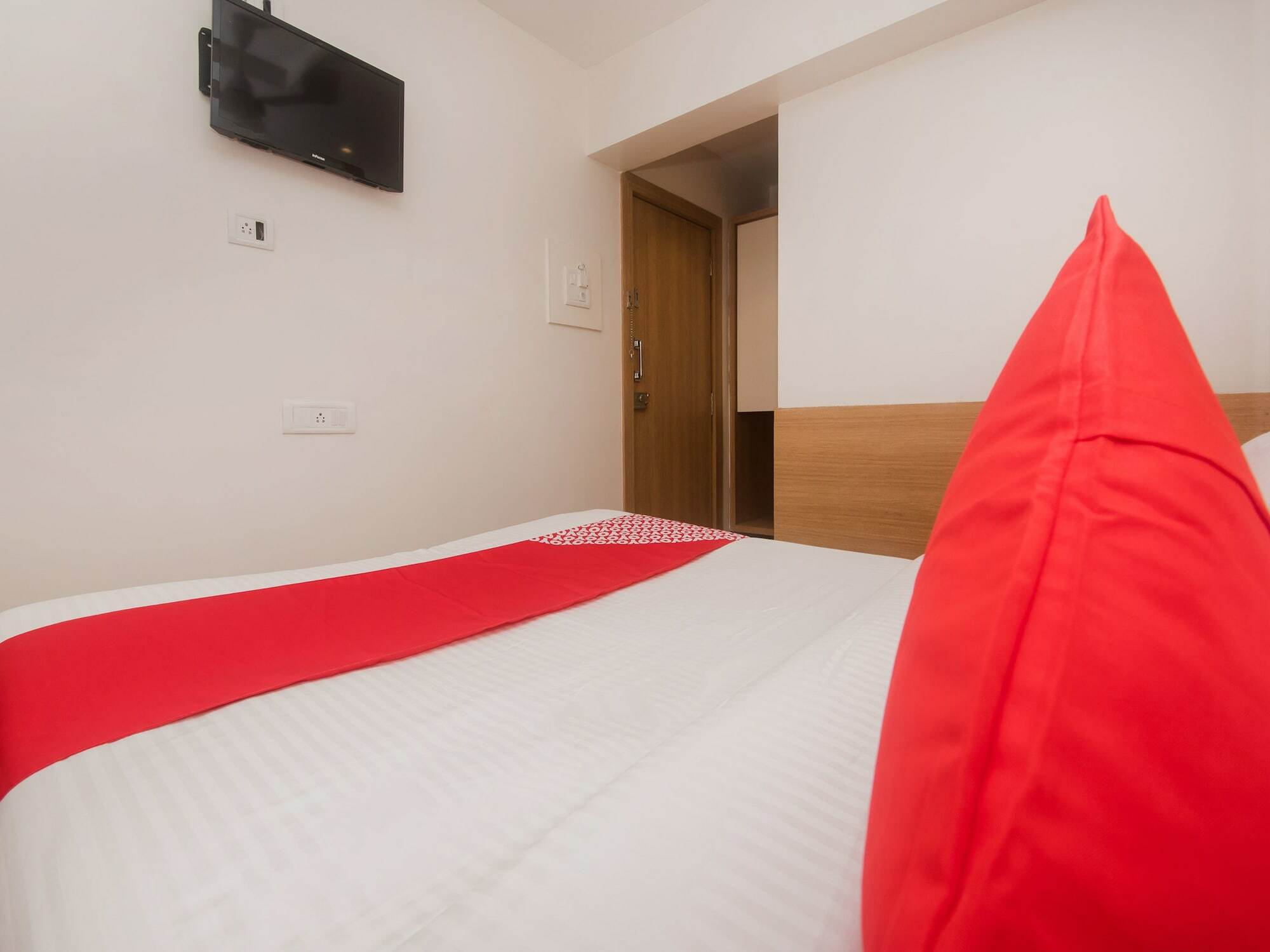 Fabhotel Starwood Residency - Behind Bmw Car Showroom Nova Bombaim Exterior foto